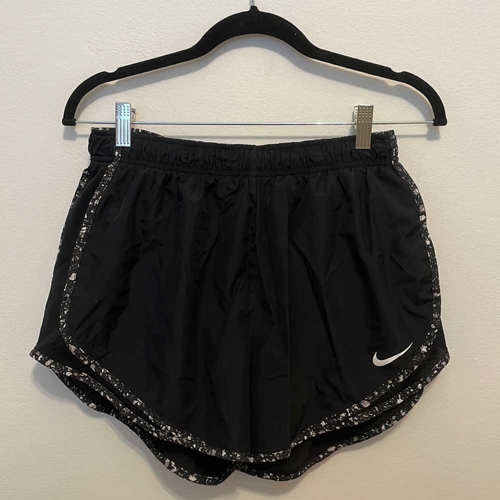 Black and white Nike dri-fit tempo shorts